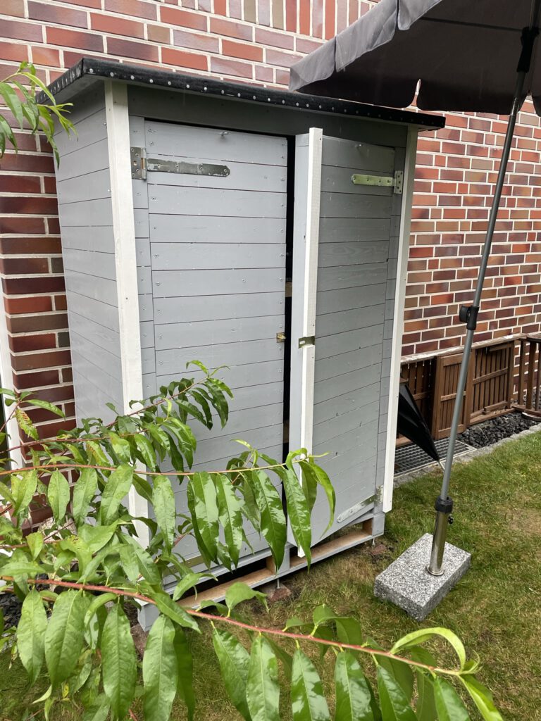Fertiger Gartenschrank