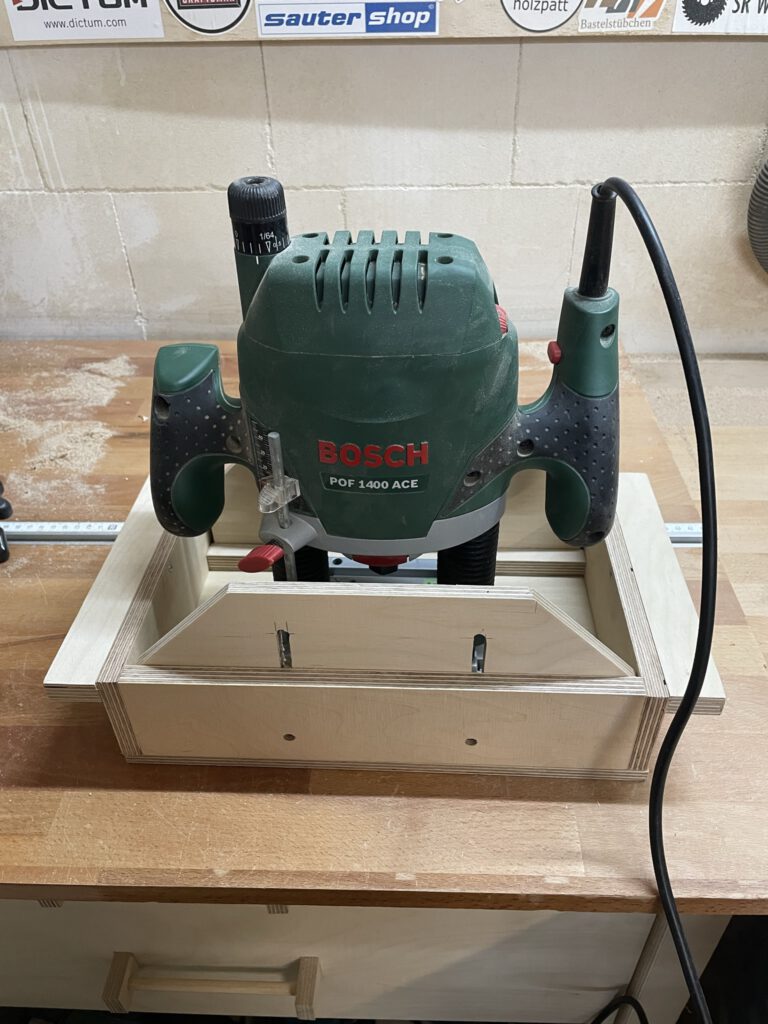 Frässchlitten mit Bosch Fräse