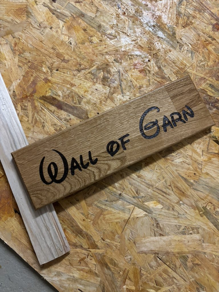 Gelasertes Schild