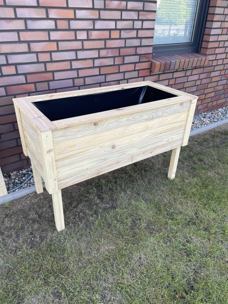 Fertiges Hochbeet