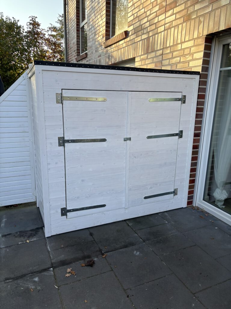 Fertiger Gartenschrank
